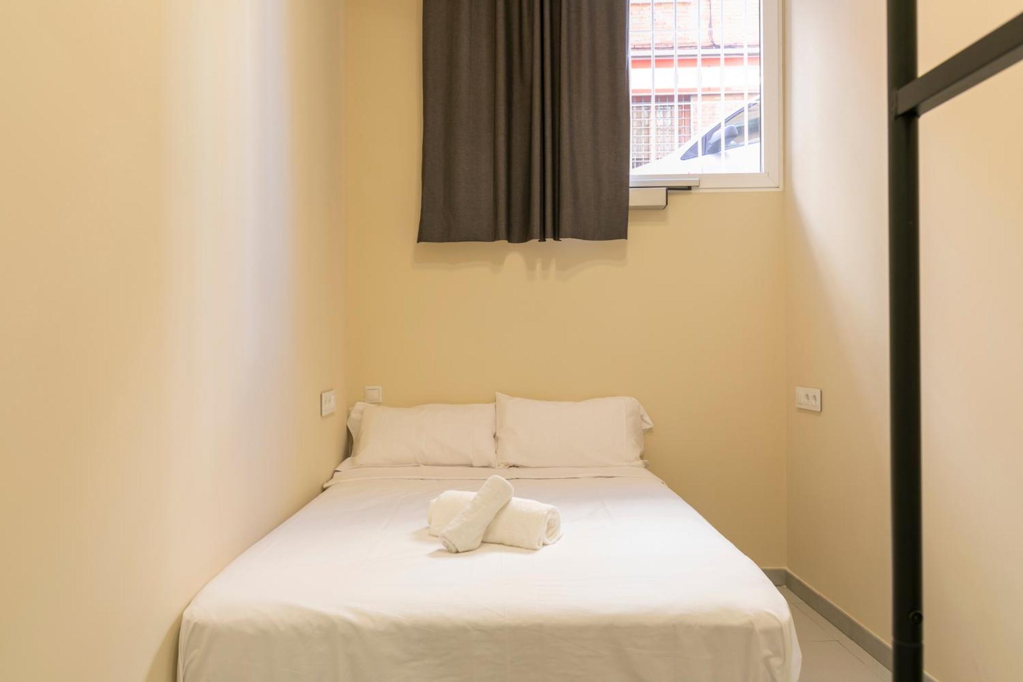 Homeabout Smart Rooms Tetuan - Sin Recepcion Appartamento Madrid