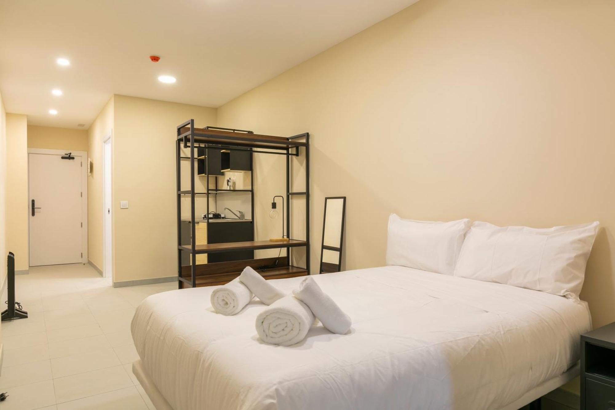 Homeabout Smart Rooms Tetuan - Sin Recepcion