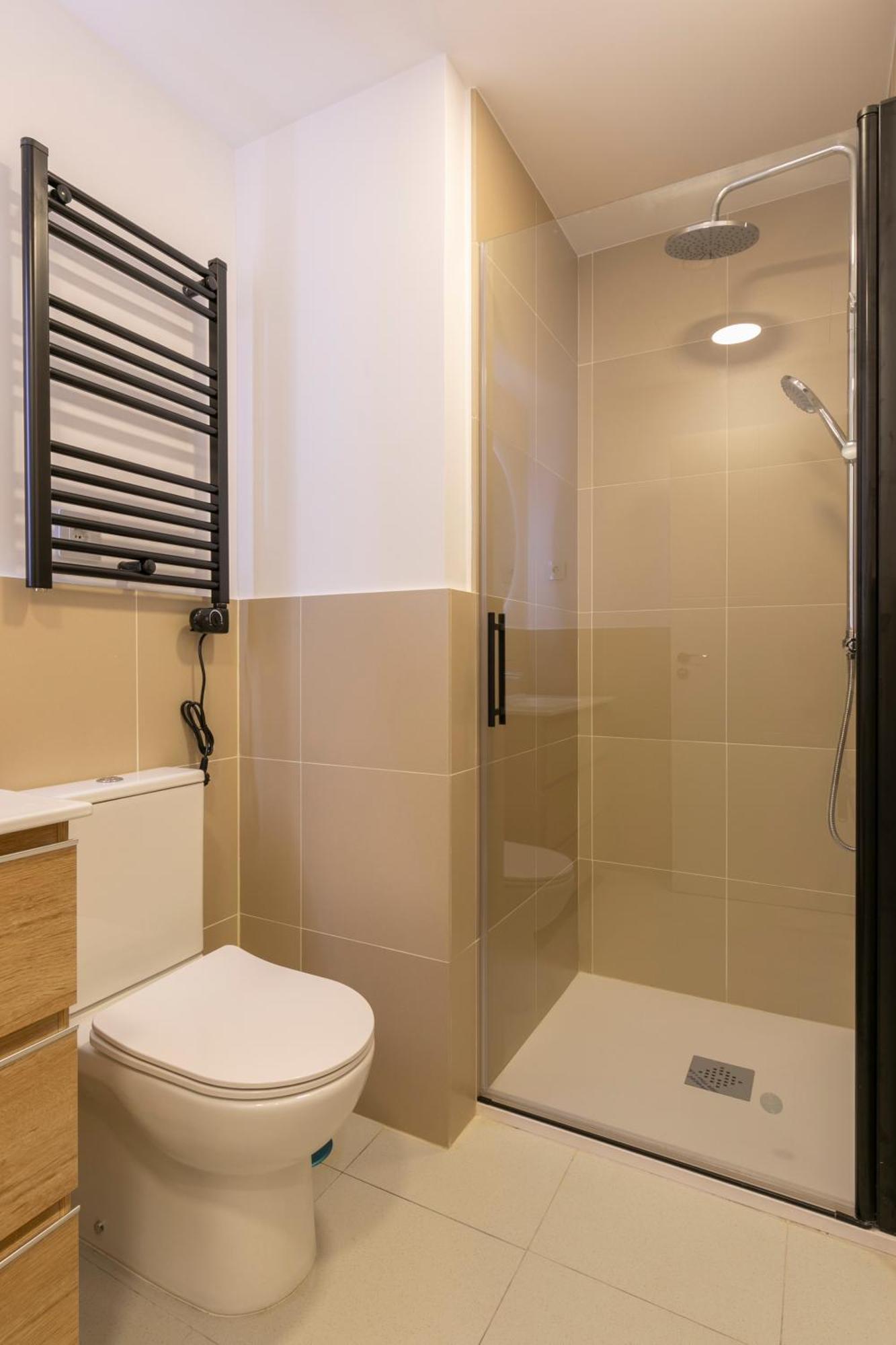 Homeabout Smart Rooms Tetuan - Sin Recepcion Appartamento Madrid
