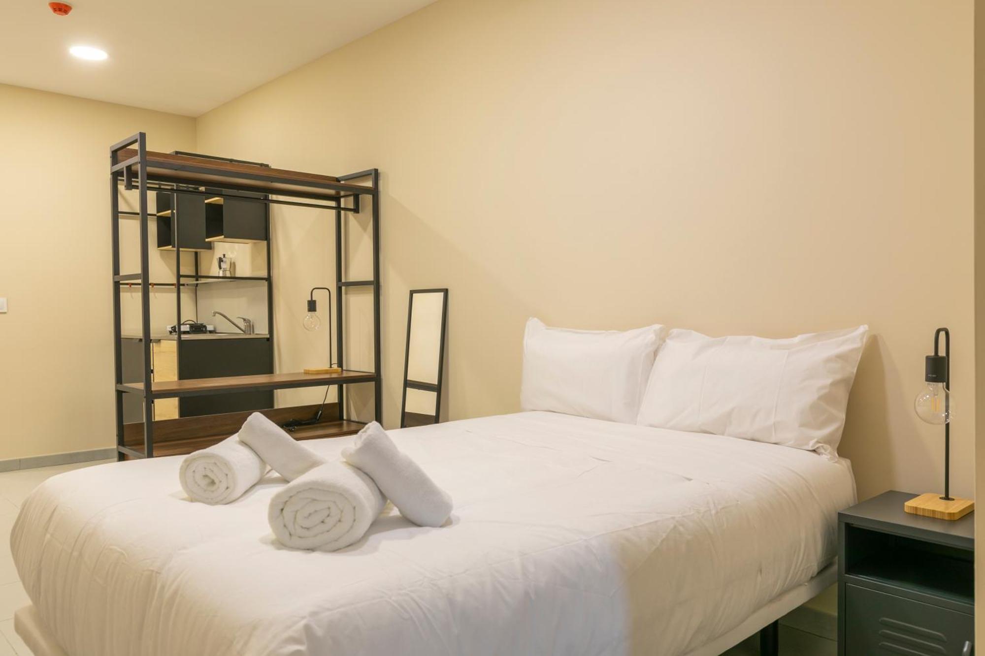 Homeabout Smart Rooms Tetuan - Sin Recepcion Appartamento