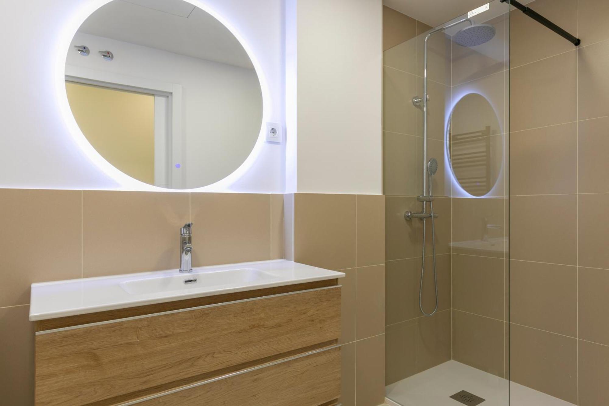 Homeabout Smart Rooms Tetuan - Sin Recepcion